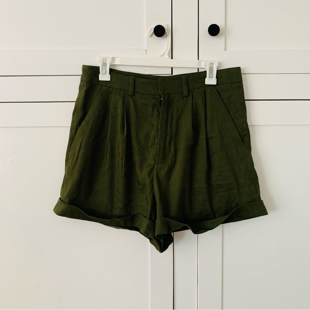 Frame Green Linen Pleated Cuffed Short Size 10